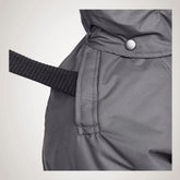 Huller til skulderseler i jakke